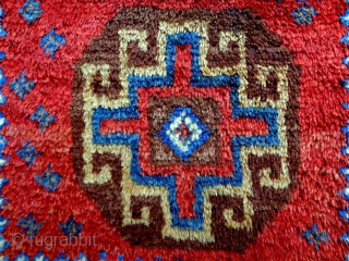 Mogan Gul Kurd
Size: 65x53cm (2.2x1.8ft)
Natural colors, made in circa 1910                       