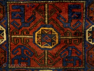 Baluch Bagfaces
Size: 72x68cm and 73x68cm
Natural colors, made in circa 1910                       