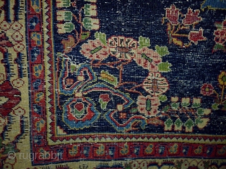 Fine Ferahan Saroukh
Size: 103x112cm (3.4x3.7ft)
Natural colors, made in circa 1920, there are old repairs                   