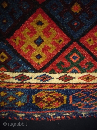 Jaf
Size: 78x58cm(2.6x1.9ft)
Natural colors, full pile, supple, made in circa 1910                       