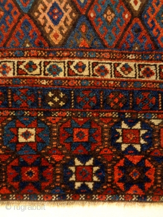 Jaf
Size: 108x94cm (3.6x3.1ft)
Natural colors (except one of the red color is not natural (see picture 9), made in circa 1910/20             