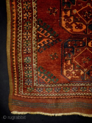 Ersari
Size: 112x142cm (3.7x4.7ft)
Natural colors, made in circa 1910/20                         