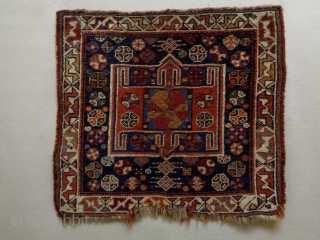 19th century Kamseh/Qasqhay Bagface
Size: 66x60cm (2.2x2.0ft)
Natural colors                          