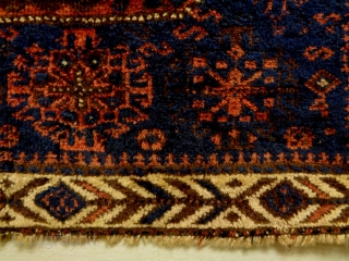 19th Century Baluch Bagface
Size: 84x71cm
Natural colors                           