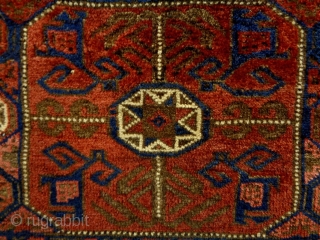 Baluch Bagface
Size: 78x78cm (2.6x2.6ft)
Natural colors, made in circa 1910                        