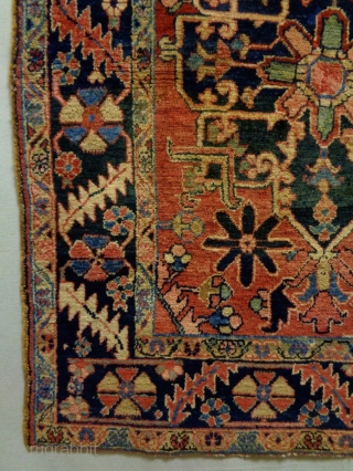 19th Century.karaca. Serapi Heriz
Size: 116x133cm (3.9x4.4ft)
Natural colors                          