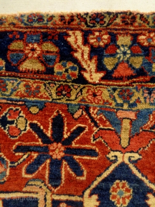 19th Century.karaca. Serapi Heriz
Size: 116x133cm (3.9x4.4ft)
Natural colors                          