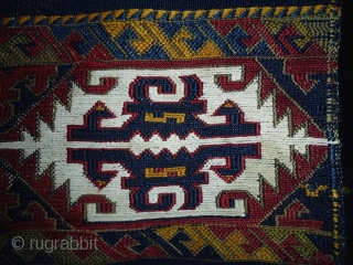 Fine Anatolian Coual
Size: 120x157cm (4.0x5.2ft)
made in circa 1910/20                         