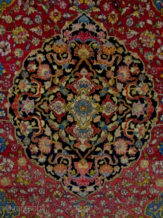 19th Century Very Fine Isfahan
Size: 140x210cm (4.7x7.0ft)
Natural colors                         