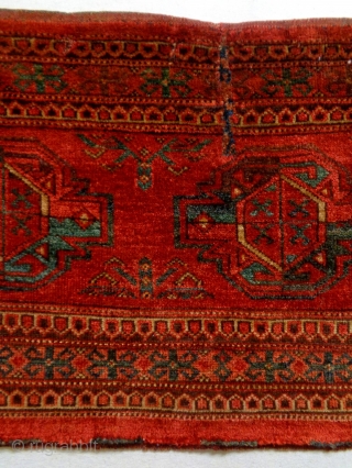 Kizilayak/Ersari Penjerelik
Size: 128x48cm
made in period 1910                           