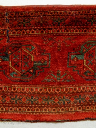 Kizilayak/Ersari Penjerelik
Size: 128x48cm
made in period 1910                           