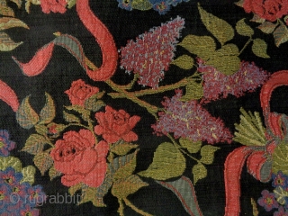 France Textile
Size: 143x135cm (4.8x4.5ft)
Natural colors                            