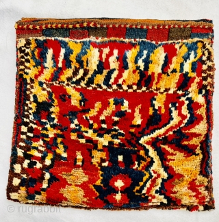 Beautiful complete Luri Bakhtiyari Gabbeh khorjin circa 1900.in good condition size110x60cm                      