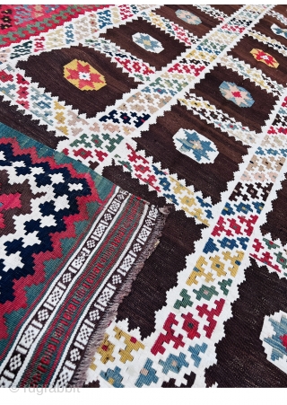 excellent quality and very fine Qashqai kilim circa 1880 in very good condition all good natural colors the white color all in cotton,size 290x155cm         