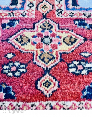 Rare Mahal saltBag circa 1900, very good condition,size51x42cm.                         