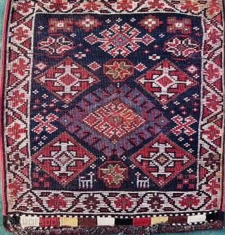 Varamin Bagface 1880 circa, all good natural colors and in good condition, size 65×60cm.                   