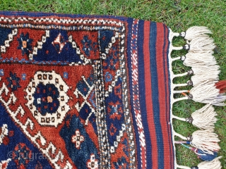 Beautiful tribal Kiz Bergama. In mint condition with very fine wool quality. With full ending kilims and decorative tassels. Size is 100x120 cm.          