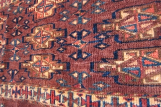Antique Turkoman Yomud torba with lovely design, wool quality and glowing colors. Size is 84x42 cm.                 