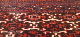 Antique Turkmen Saryk Ak-su gul torba. Good quality with lots of silk highlights. 35x105 cm.                  