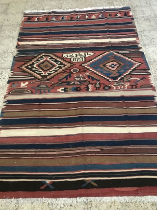 270x185 cm
Azarbaijan kilim in good condition,(dated 1359)                          