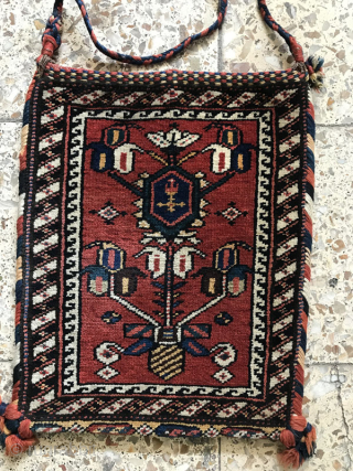 Antique bag from arab tribes of Nasrabad in great condition based on wool foundations,size:44x35 cm                  
