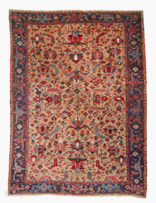 Late 19th Century Persian Heriz Carpet size 203x273 cm                        