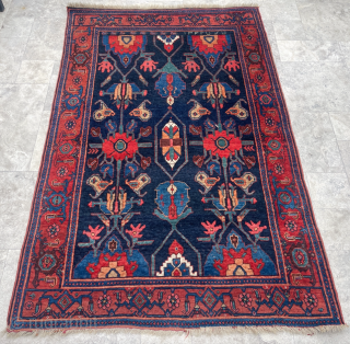 Lovely old Persian Bidjar Rug dated 1332/1913 size 137x207 cm 

Contact: hakanaydin.98@gmail.com                     