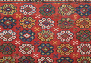 Early 19th Century West Anatolian Bergama Rug size 122z127 cm                       