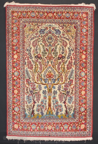 ca.1930 Wonderful Isfahan Rug,,Great Natural colours shiny silky wool and very good condition,,size:214x140 cm  7x4.7 ft                