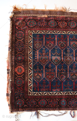 Antique Balauch bag face
Pile in excellent condition, wear on the borders.
67 x 69 cm
                   