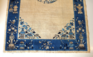 Chinese Peking Rug 
Circa 1900
153 x 236 cm

A collectable antique Chinesse Rug from the Peking era, with contrasting traditional blues, plain field and detailed central medallion.
Please look at the pictures and message  ...