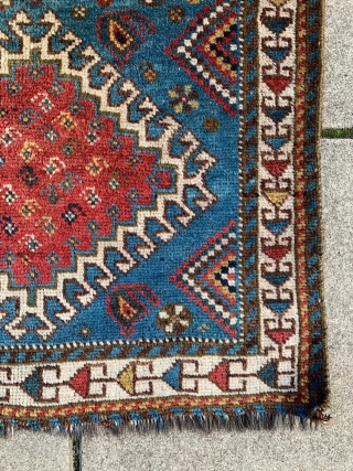 Persian Qashqai rug
53x59cm       1.7x1.9 ft                      