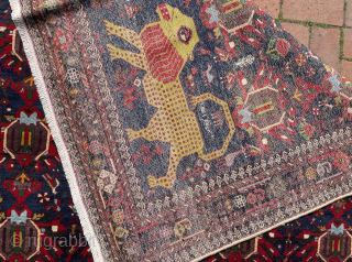 Lovely afshar area sirjan rug circa 1930, natural dyes and lion motifs inside also described. Fringers are remade. Size : 195 x 160 cm. Please contact directly via email: halilaalan@gmail.com // +90  ...