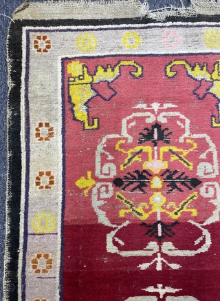 Antique Chinese (Beijing?) rug around 1900. Size : 155 x 88 cm                     