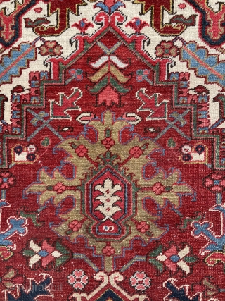 Circa 1920 Heriz carpet, charming colors and fine weaving. Size : 330 x 235 cm                  