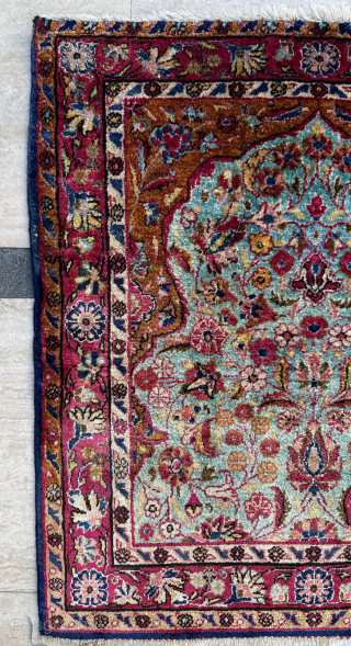 Late of the 19th Century Keshan Silk Prayer Rug. size 55x58 cm. Please send me directly mail.
halilaydinrugs@gmail.com                