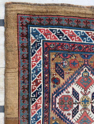 Late of the 19th century Sarab Rug, size 113x197 cm. Please send me directly mail.
halilaydinrugs@gmail.com
                  