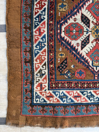 Late of the 19th century Sarab Rug, size 113x197 cm. Please send me directly mail.
halilaydinrugs@gmail.com
                  
