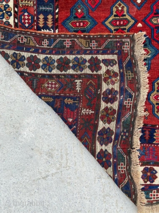 19th Century Karabag Rug Size : 162 x 244 cm                       