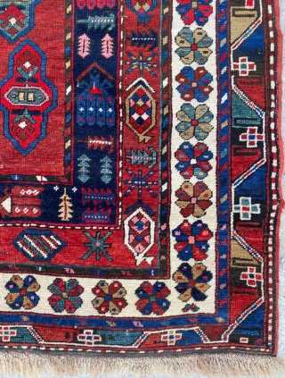 19th Century Karabag Rug Size : 162 x 244 cm                       