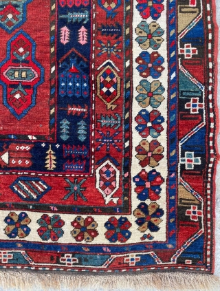 19th Century Karabag Rug Size : 162 x 244 cm                       