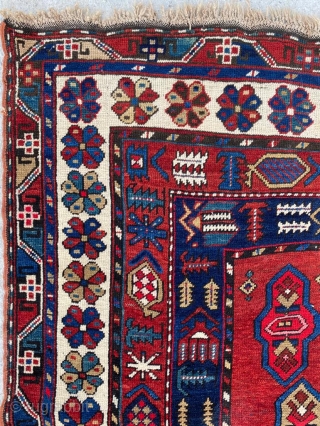 19th Century Karabag Rug Size : 162 x 244 cm                       