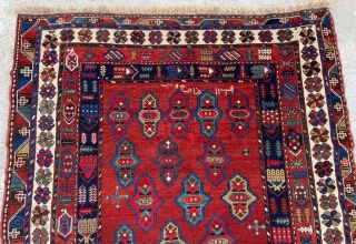 19th Century Karabag Rug Size : 162 x 244 cm                       