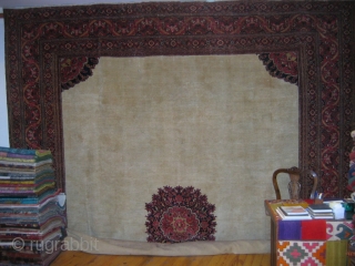 Beautiful antique  persian  rug.Size 4,90cm x 3,90cm                        