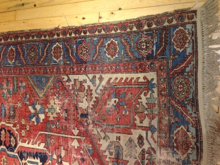 Antique Serapi rug,Size : 320 x 284 cm

                         