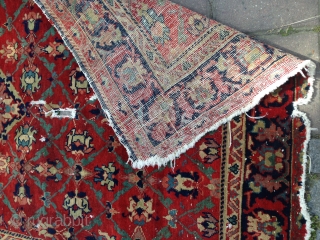 Antique Persian Rug  size is 100x160cm                          