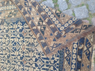 Antique Shirvan Rug very rare and with date on the rug.

Size is 155 x 123 cm                 