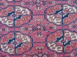 Small Tekke rug (Turkoman) with good colors and shiny wool,good condition.size(115x108cm)                      