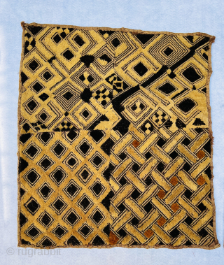 2 kuba Shoowa Textiles Central Africa, Congo, Kingdom of Congo first quarter 20th century… in very good condition Please Contact this email for more information. hamidparsacarpet@yahoo.com       