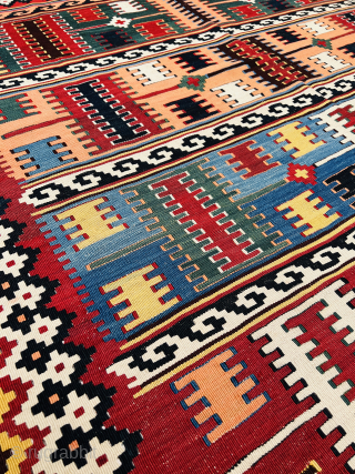 Exceptionally fine Qashqai kilim, woven with a geometric design and featuring a rare harmony of three yellows — golden, lemon, and apricot — alongside richly saturated vegetal dyes in shades of red,  ...